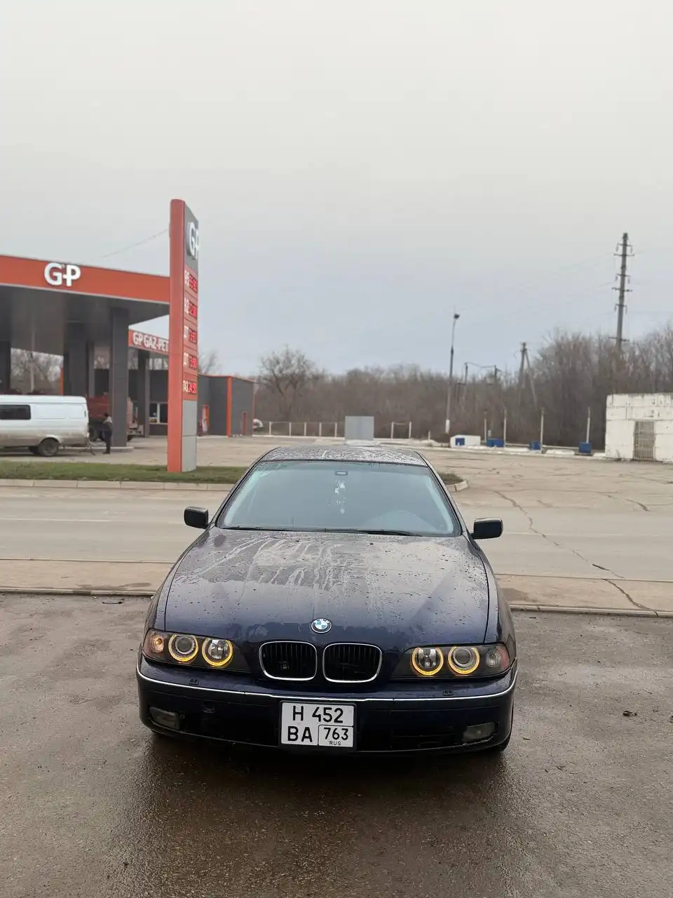 Продам BMW E39 2000 года 2.5 170 сил механика