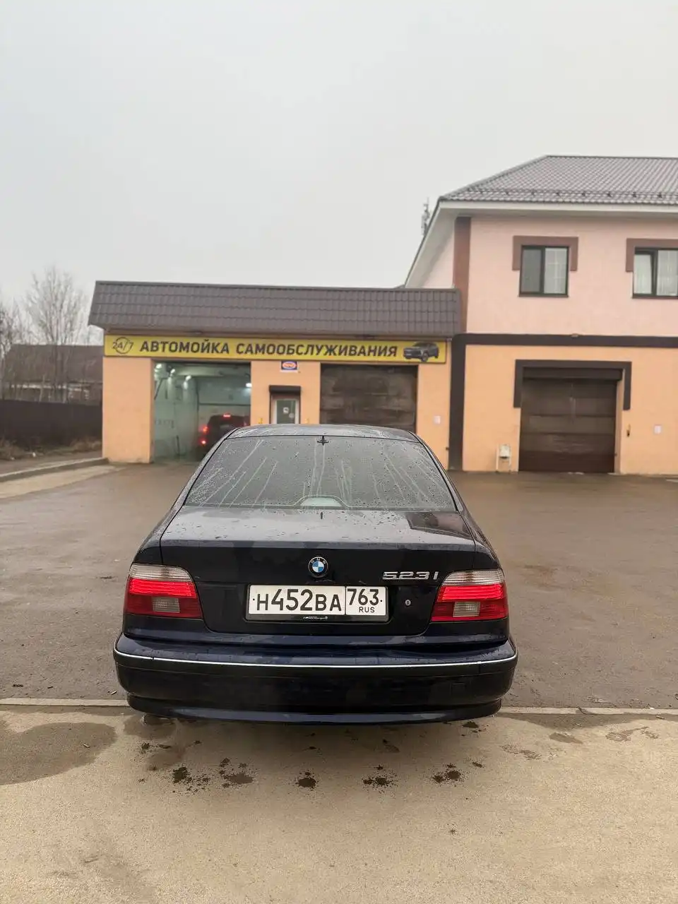 Продам BMW E39 2000 года 2.5 170 сил механика