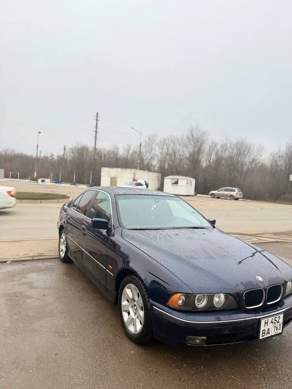 Продам BMW E39 2000 года 2.5 170 сил механика