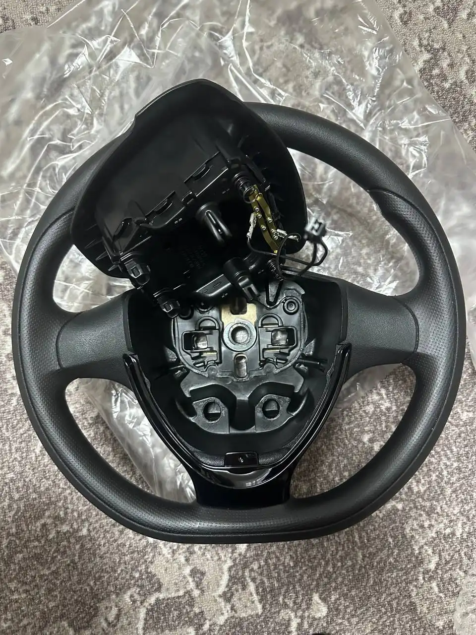 Продажа новых анатомических рулей на ВАЗ, Ниву и Шевроле Ниву