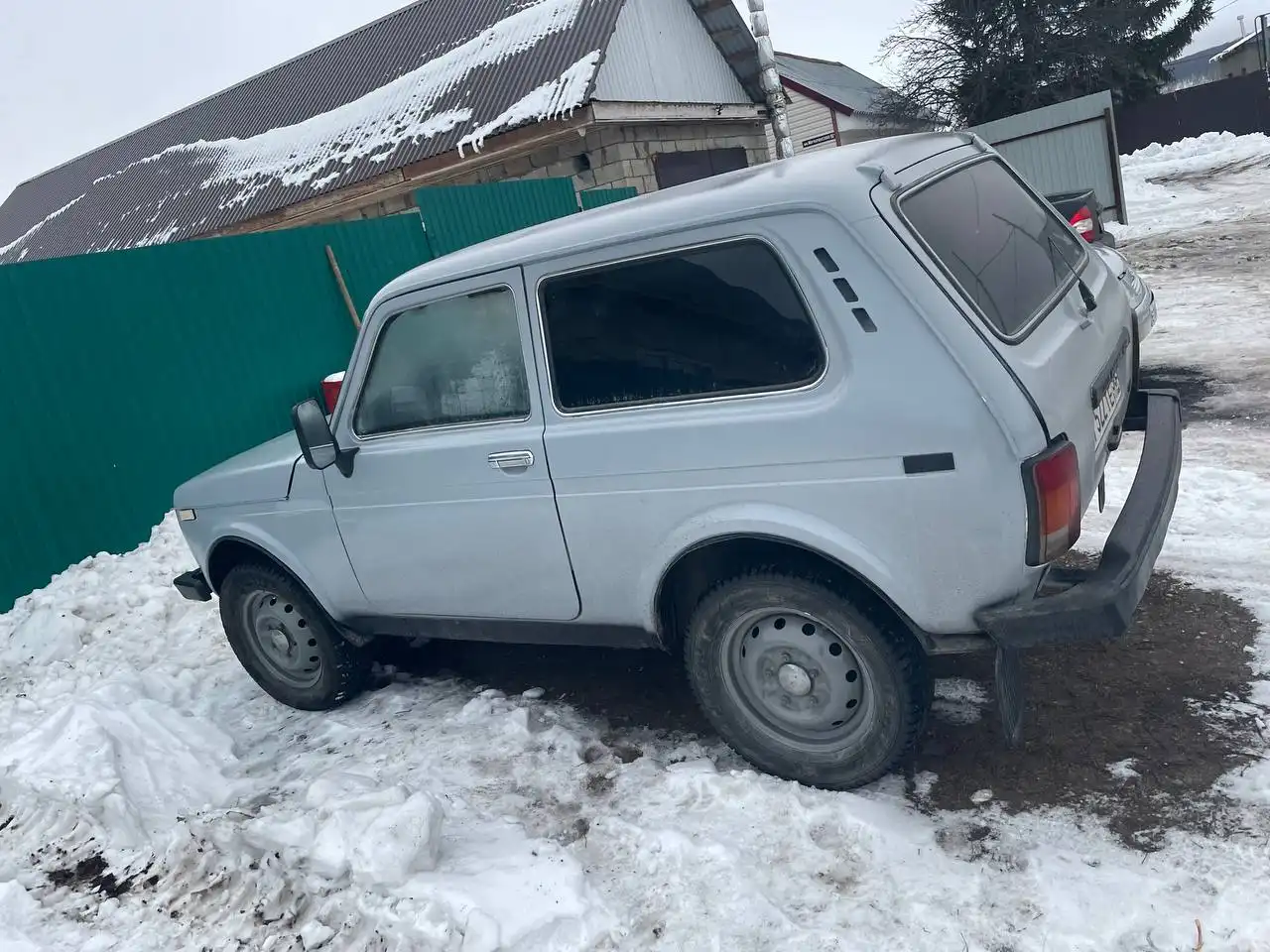 Продажа УАЗ 99 года с карбюратором и раздаткой