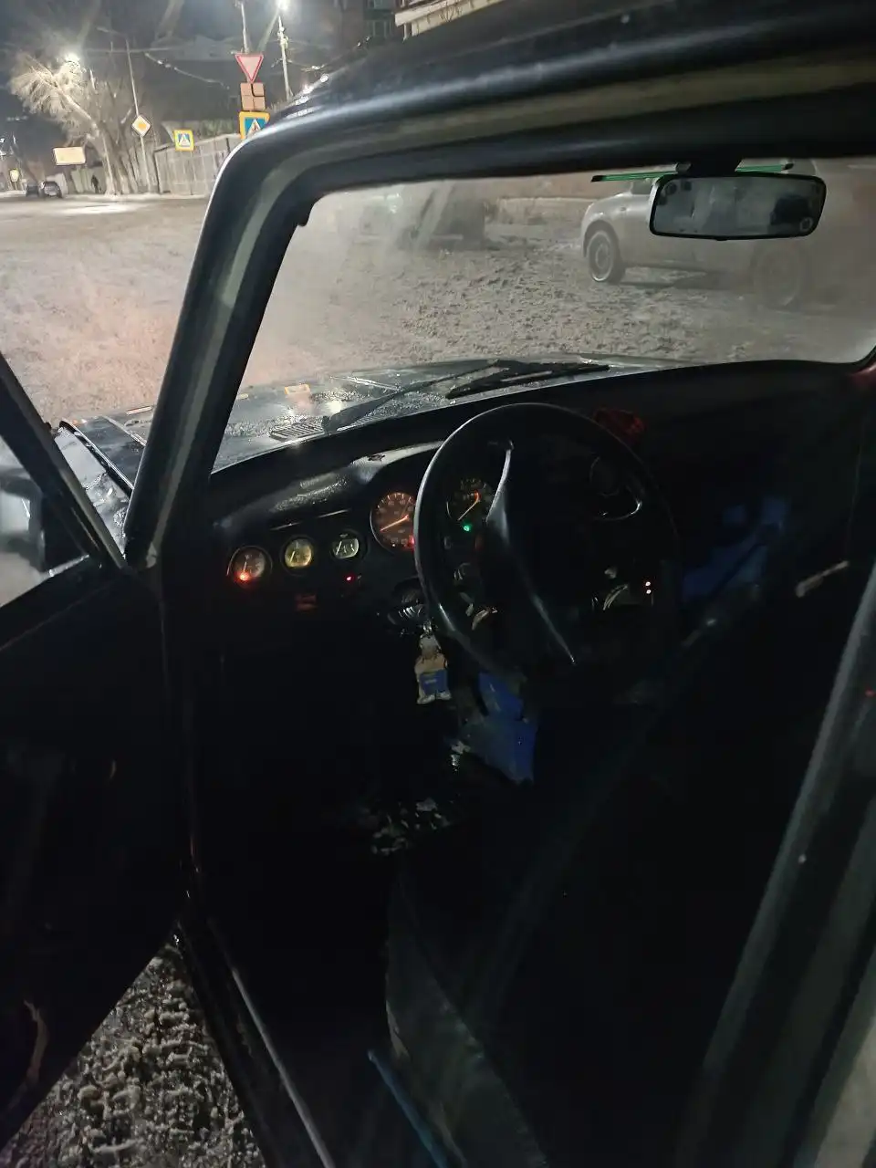 Продажа товара на барахолке в Самаре