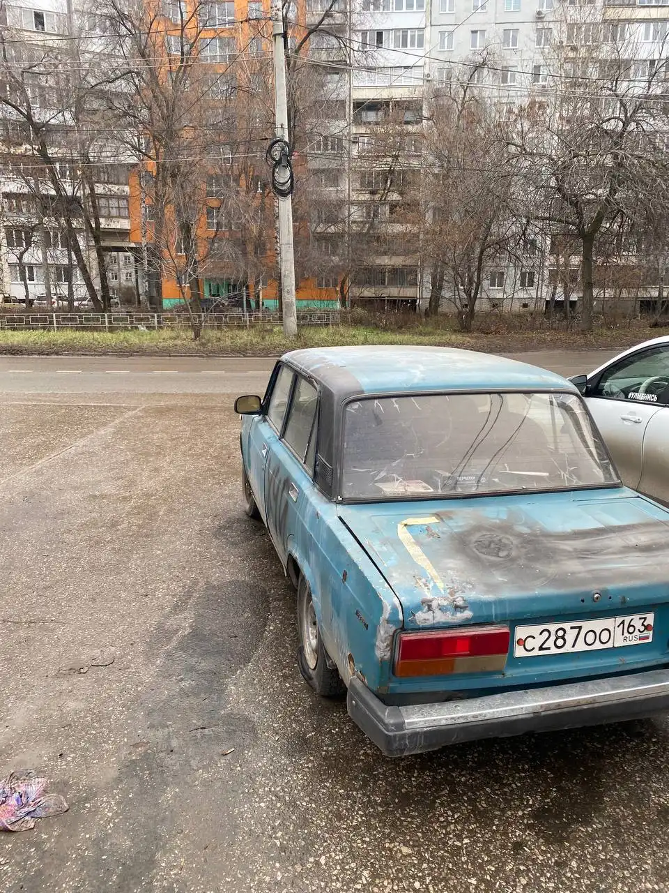 Продажа автомобиля 2003 года с документами и запчастями