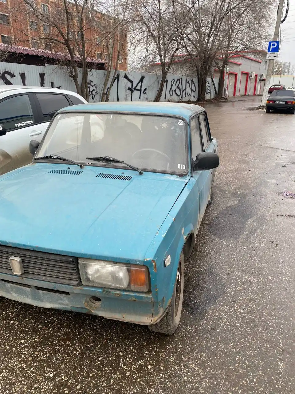 Продажа автомобиля 2003 года с документами и запчастями