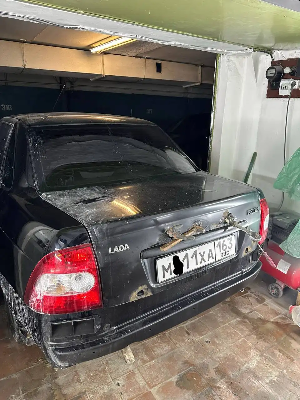 Крышка багажника на седан