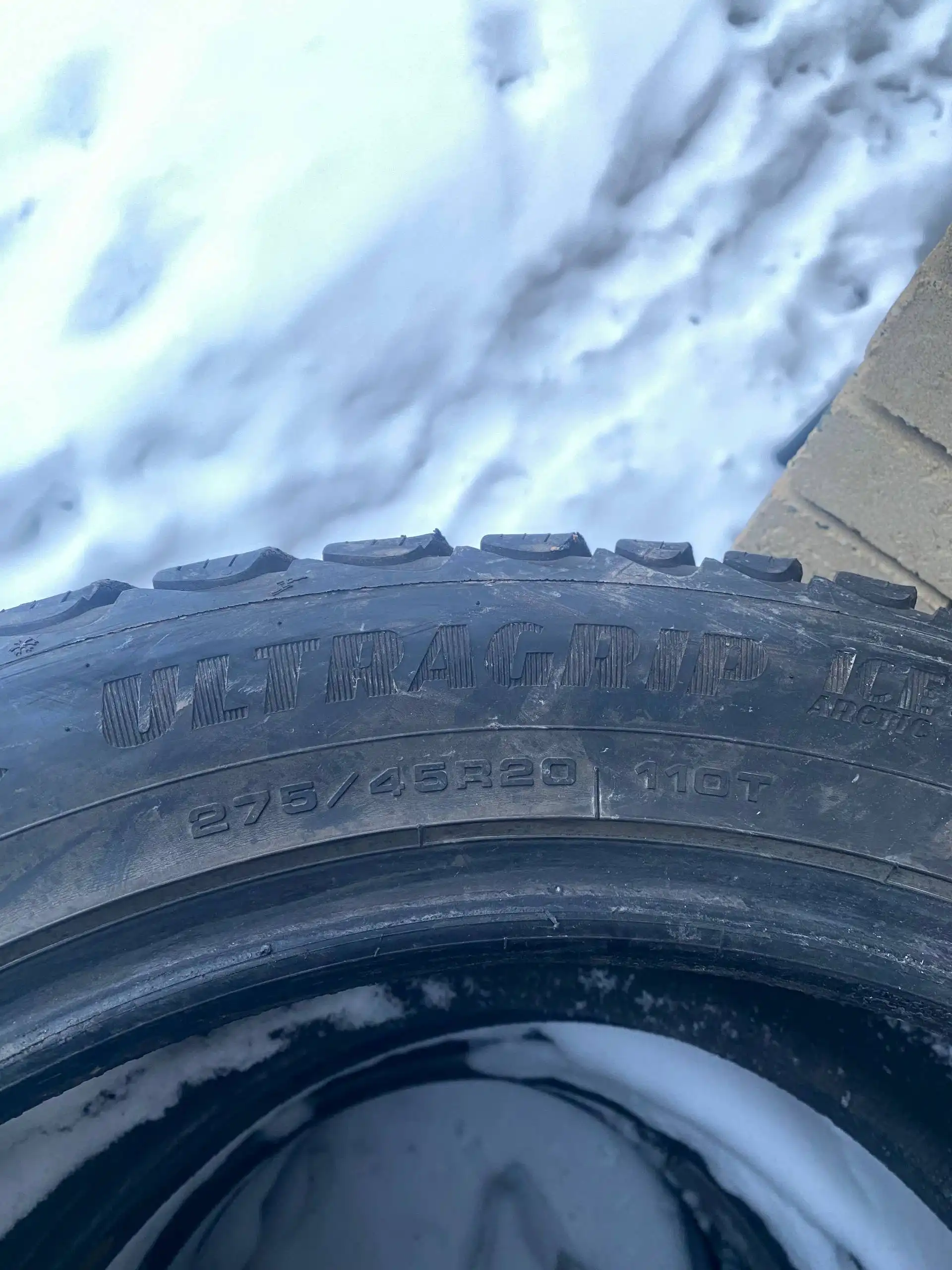 Продажа зимних колес 275/45р20