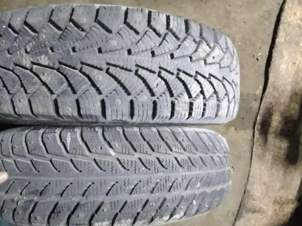 Продам зимние колеса R13 - Шины и диски (Запчасти) в Тольятти