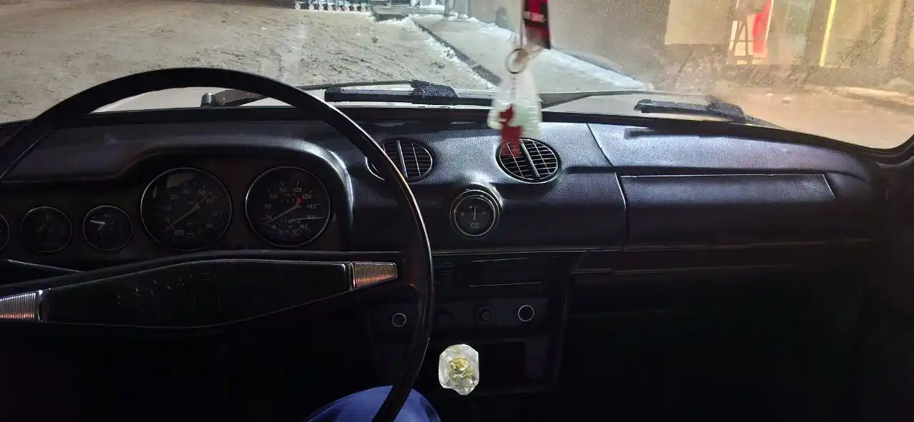 Продам автомобиль 1974 года выпуска с заменой всех запчастей кроме мотора и коробки - Авто в Самара