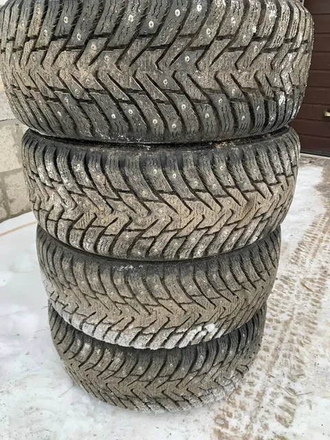 Продам комплект шин Нокиа 8 185/55/15 - Шины и диски в Самара