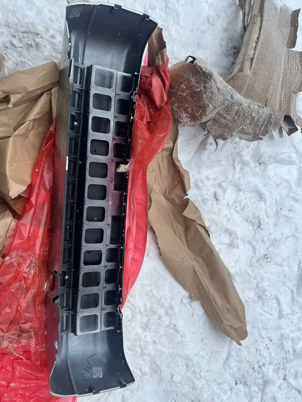 Продам бампер на Chevrolet Niva - Запчасти (Авто) в Самара