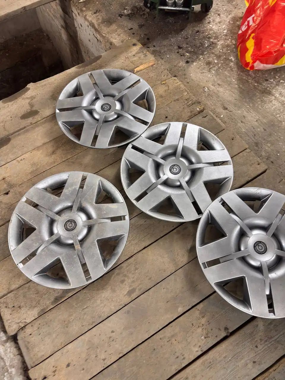 Колеса R13 на ВАЗ с колпаками - Запчасти (Авто) в Самара