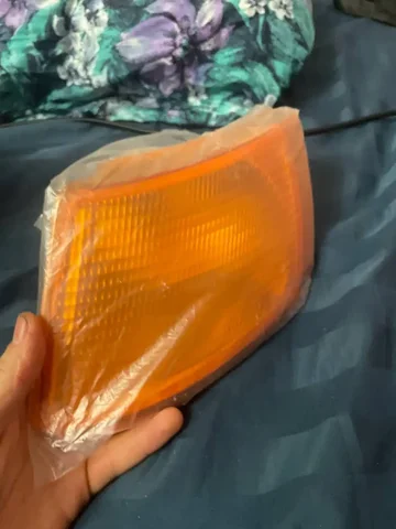 Поворотник на ВАЗ 2110 новый - Кузовные детали в Самара