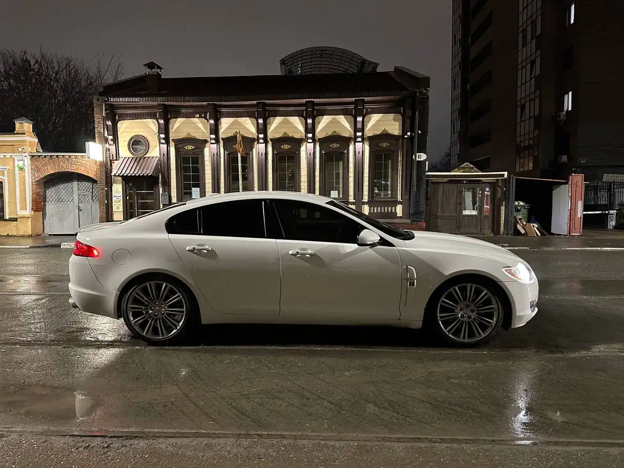 Ягуар XF 2010 года на дизельном двигателе 3.0 л - Легковые автомобили (Авто) в Самара