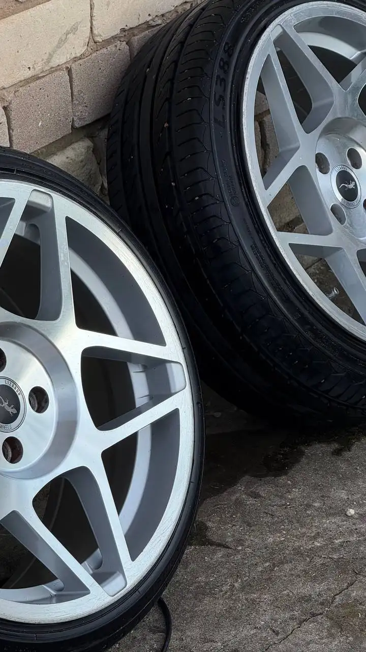 Комплект летних колес R17 8J ET33 4/98 с резиной 195/40/17 - Шины и диски (Авто) в Самара