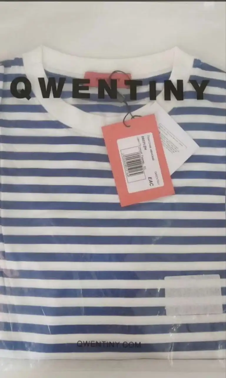 Женская футболка и свитер