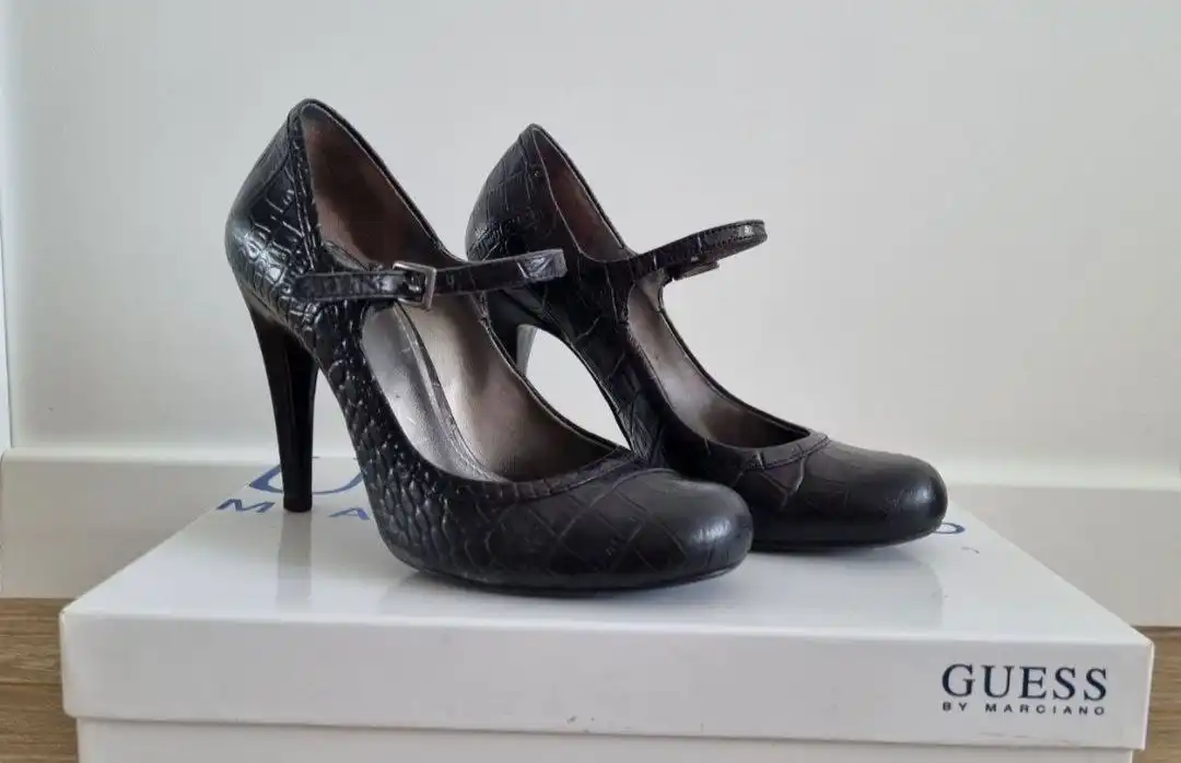 Туфли Guess из натуральной кожи 36 размера