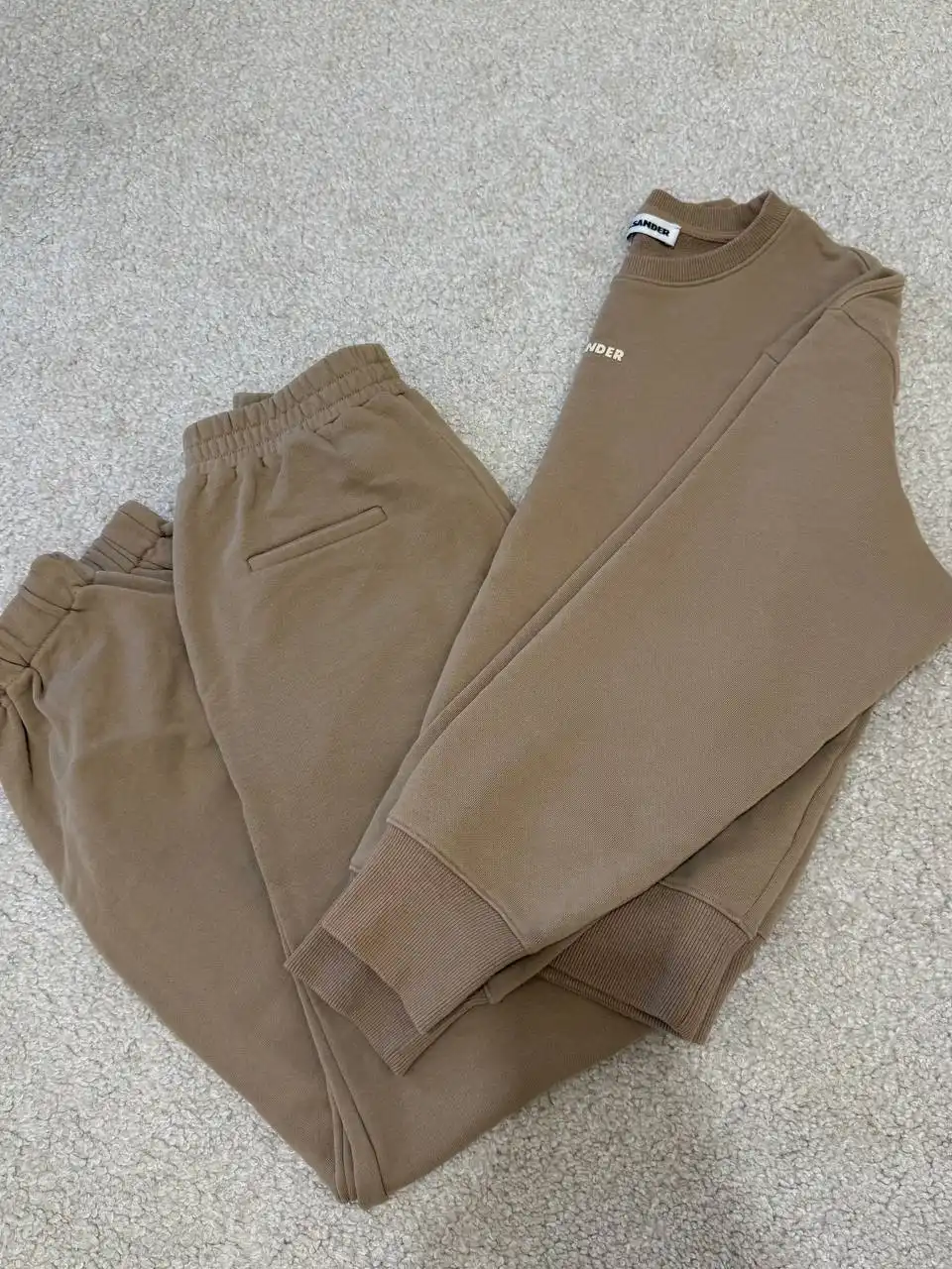 Женский спортивный костюм