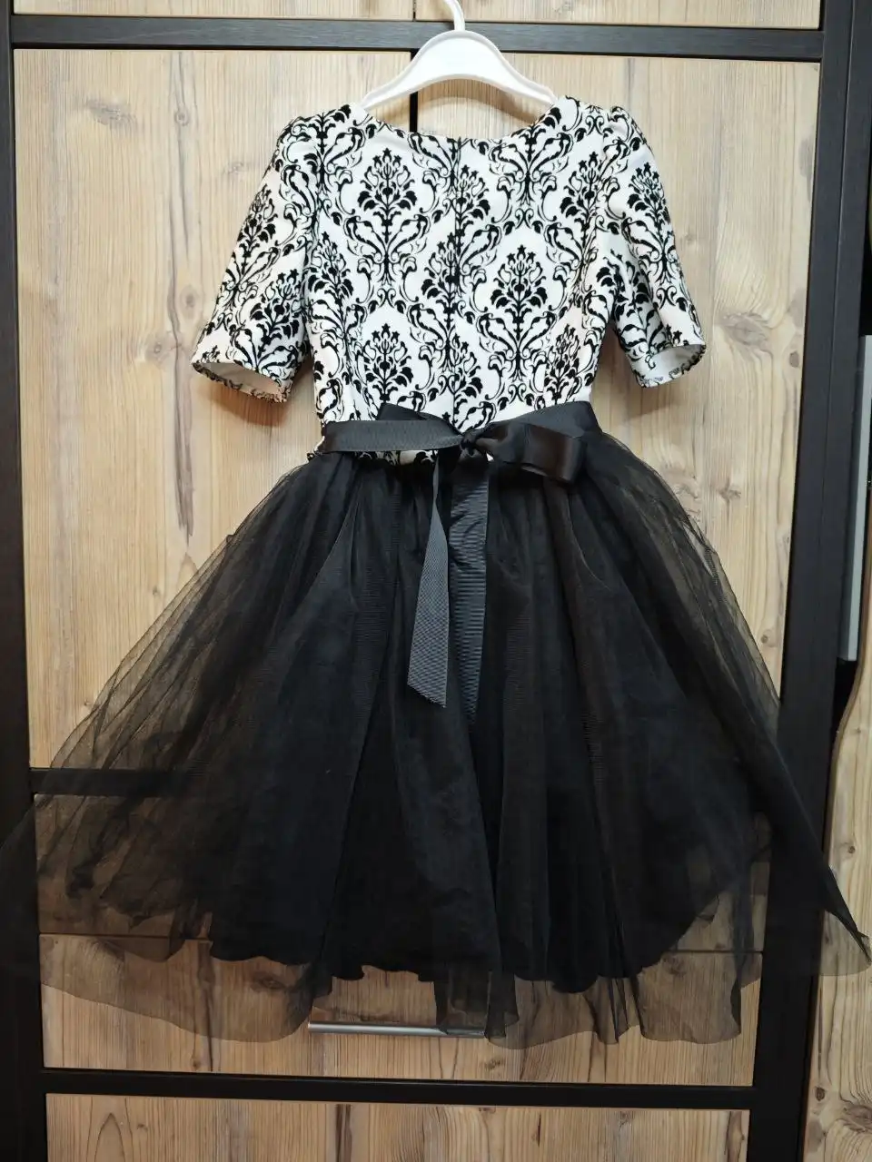 Праздничное детское платье на рост 140-146