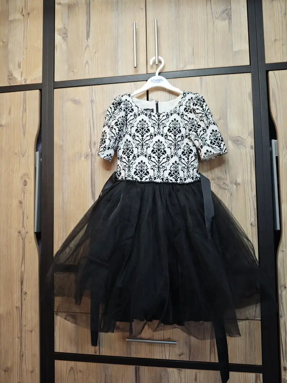 Праздничное детское платье на рост 140-146