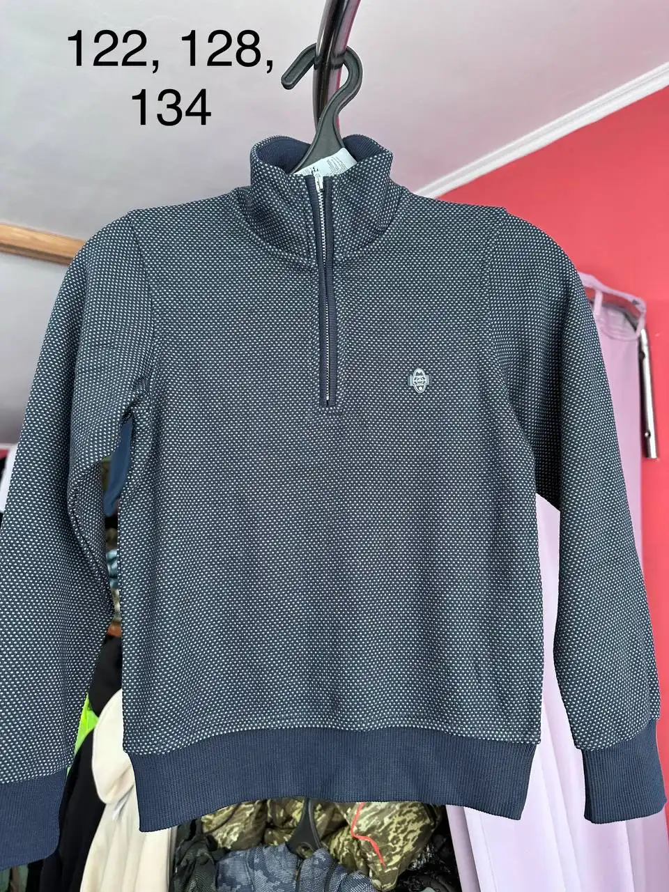 Джемперы, бомберы, кофты обманки для школы