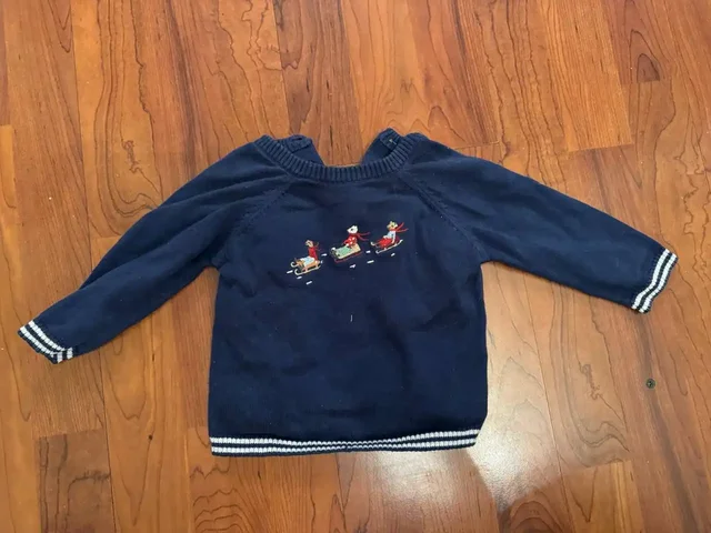 Новогодний свитер для ребенка 6-9 месяцев - Товары для детей в Северное Бутово