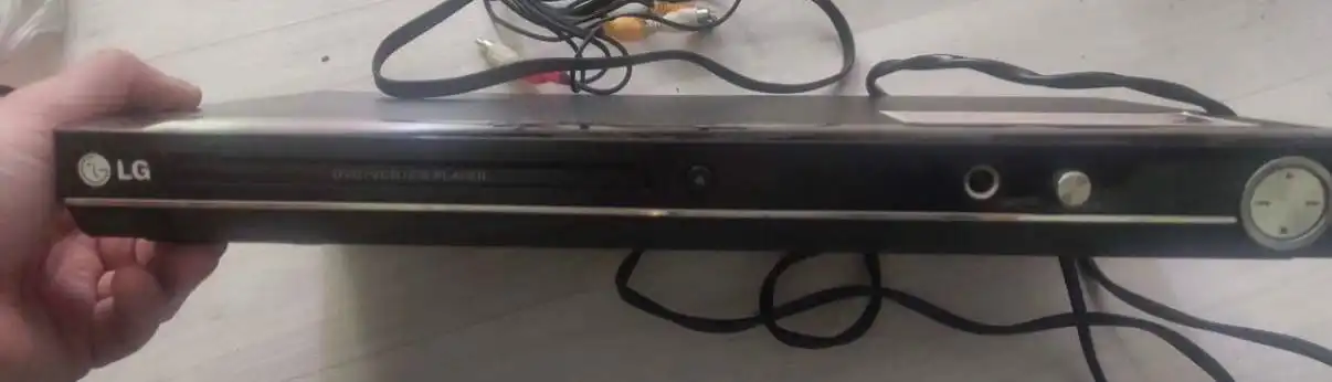 DVD плеер LG с караоке в отличном состоянии