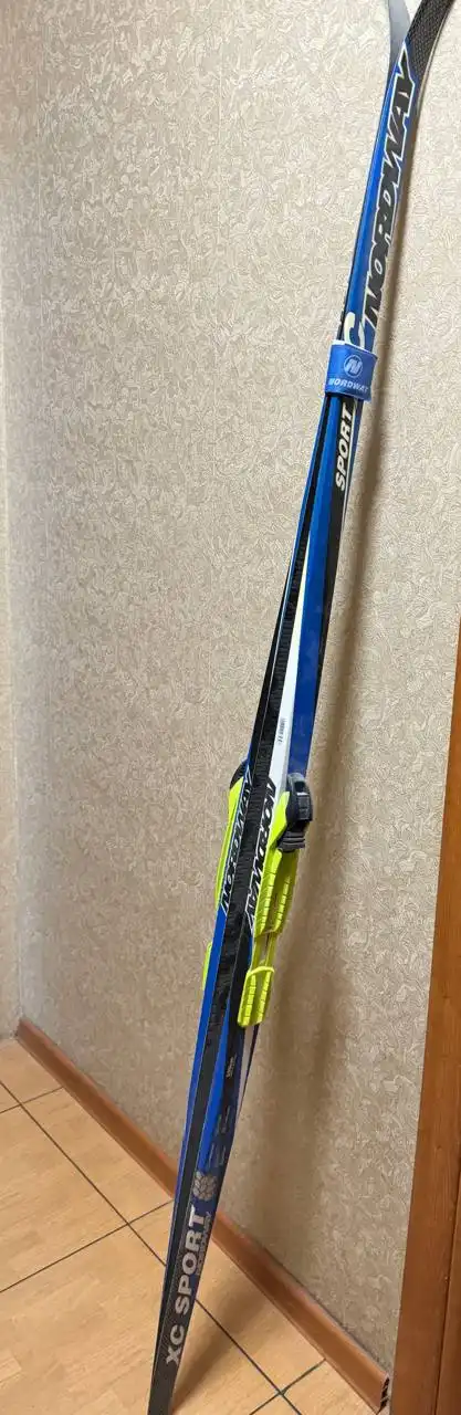 Лыжи 190 см в идеальном состоянии