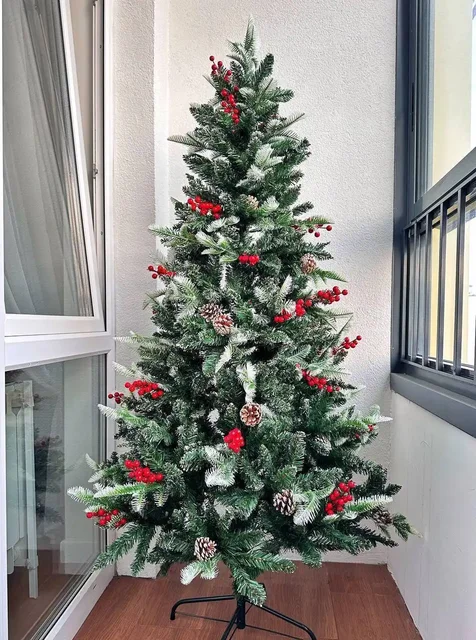 Новые искусственные ели с декором - частное объявление в Неизвестно