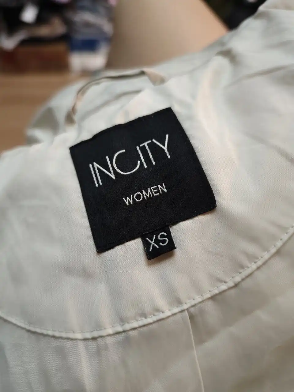 Женские куртки и пуховики зимние