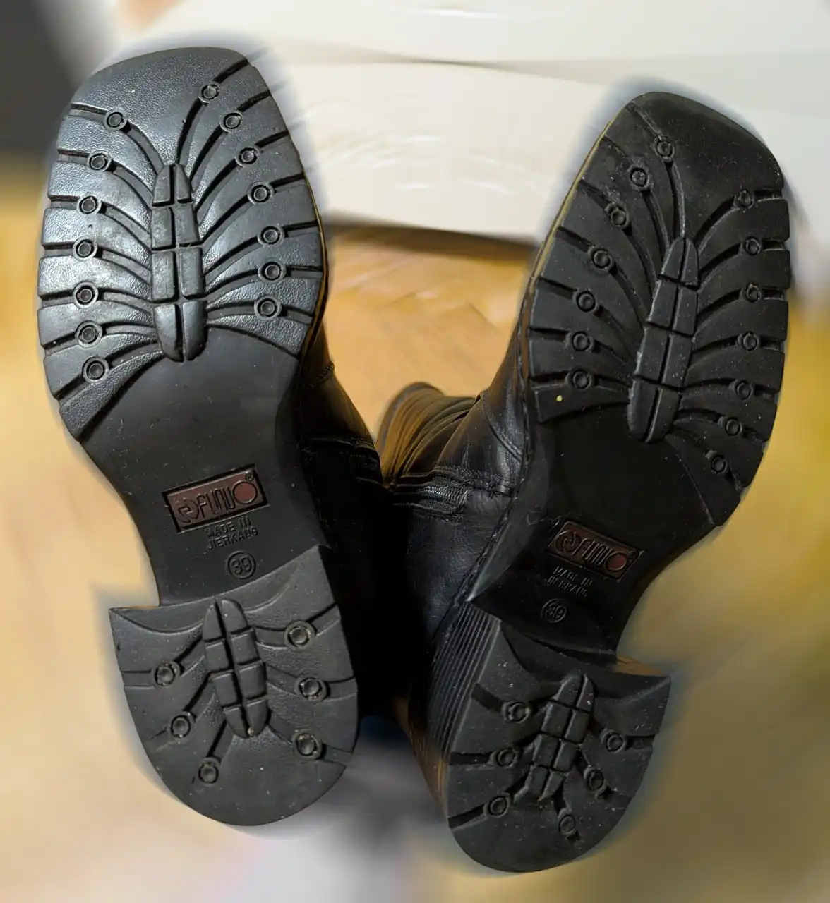 Продажа зимних сапог Funuo из натуральной кожи с мехом