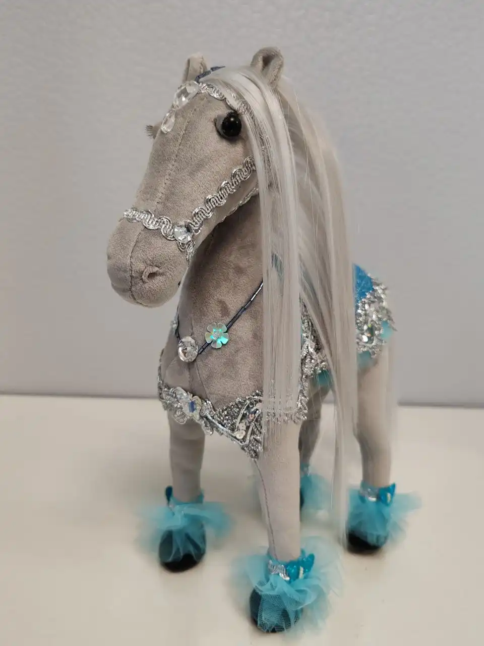 Продажа лошадок из велюра с бисером - Хобби и отдых в Неизвестно