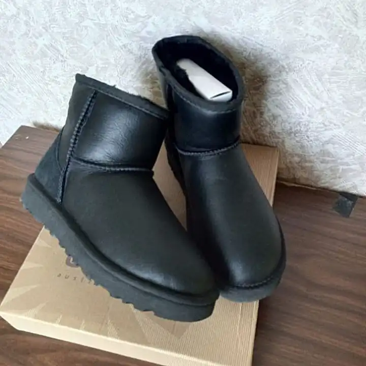 Новые UGG из натуральной кожи и овчины размер 37 - Одежда в Неизвестно