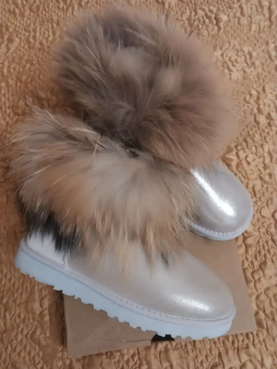 Дубленка из натуральной кожи и меха енота