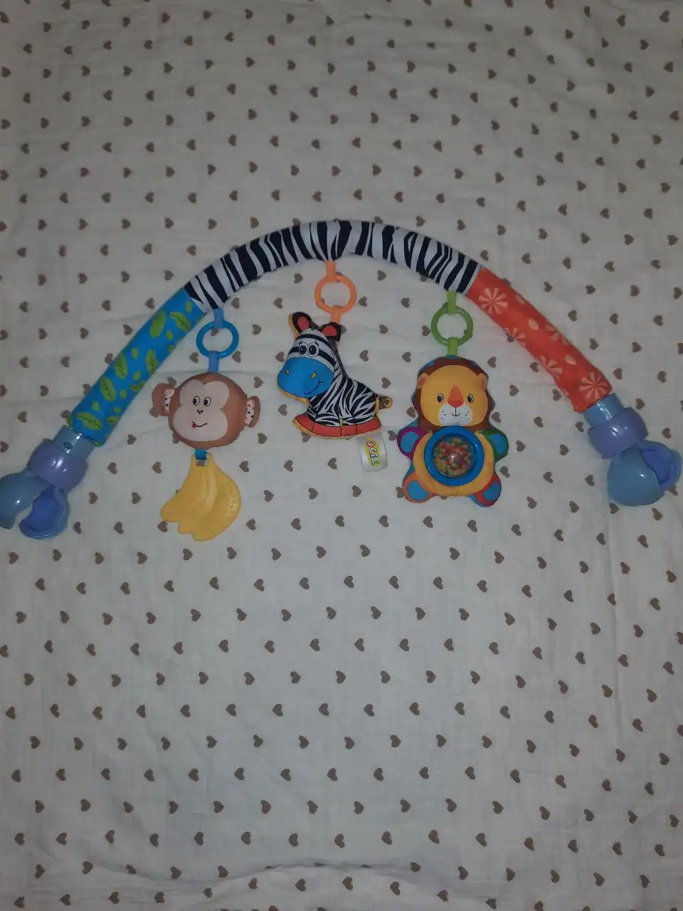 Детская дуга с игрушками