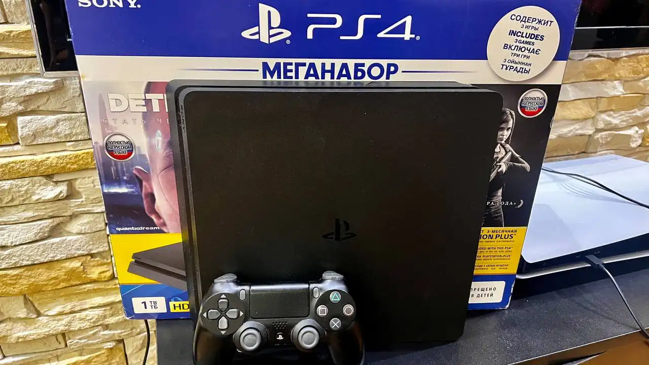 Sony PlayStation 4 slim 1 Tb с играми