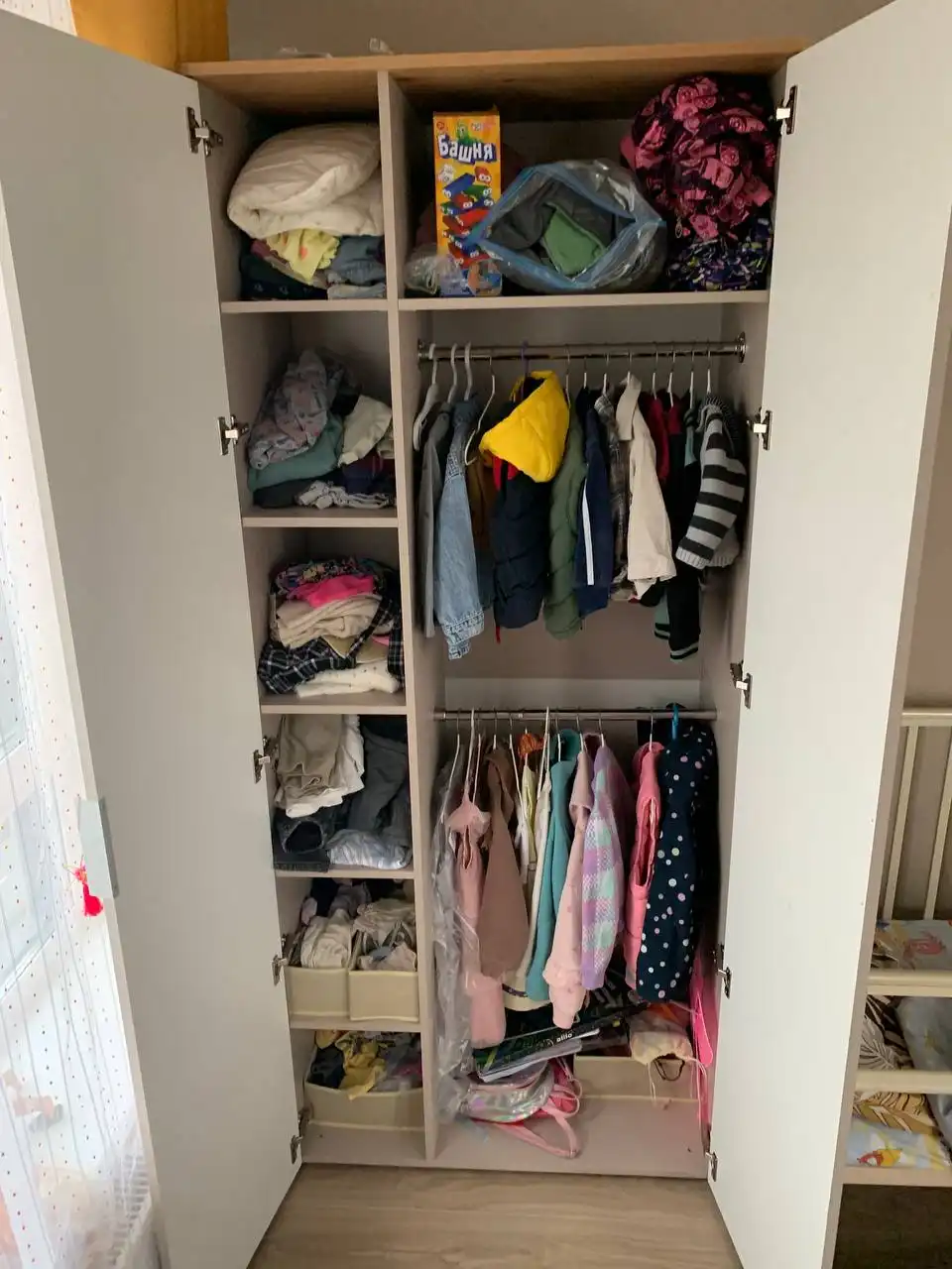 Шкаф для компактных прихожих или детской