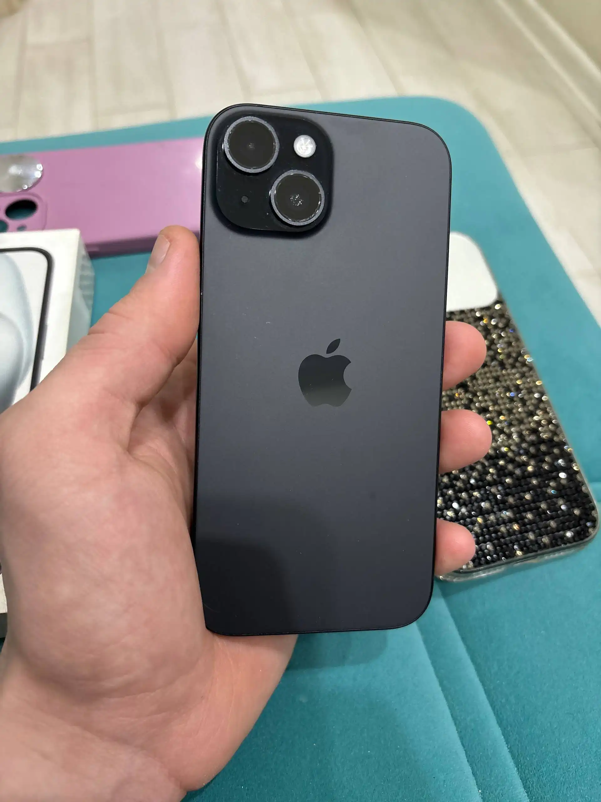 Продажа iPhone 15 128 ГБ черный