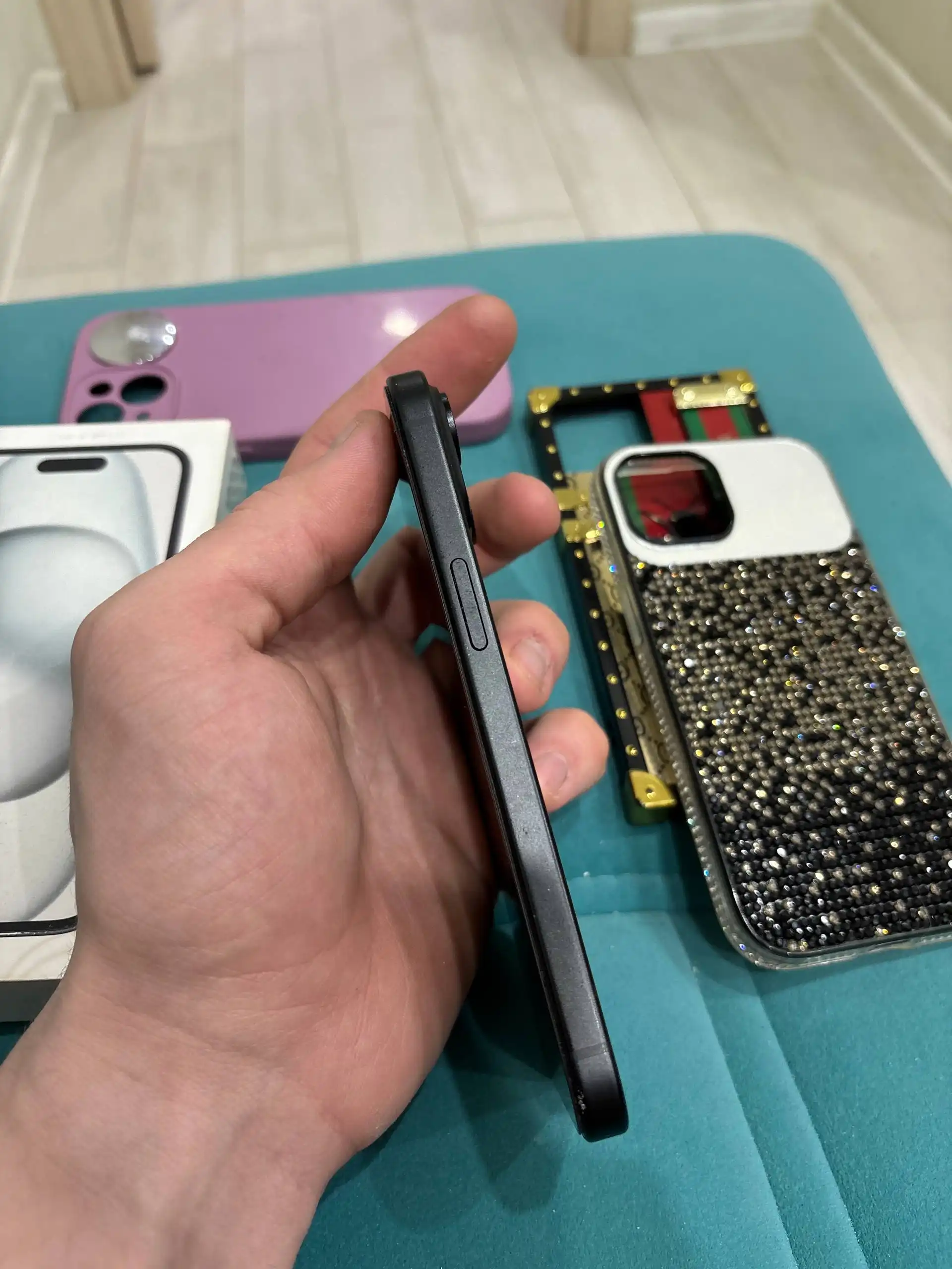 Продажа iPhone 15 128 ГБ черный