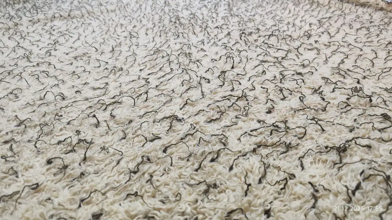 Меховой плед с небольшим дефектом