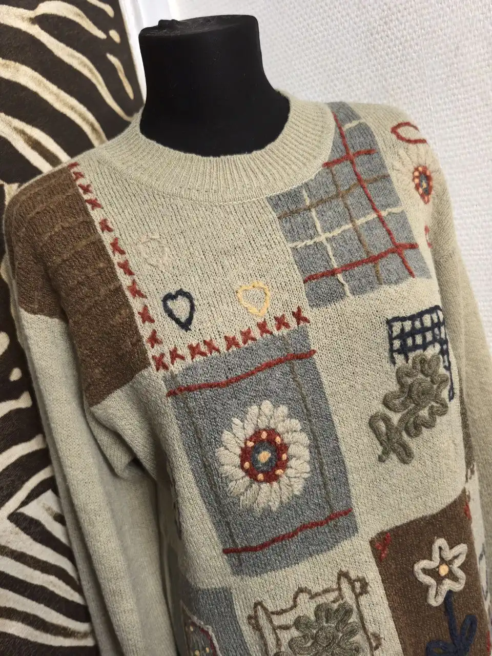 Джемпер в деревенском стиле пэчворк