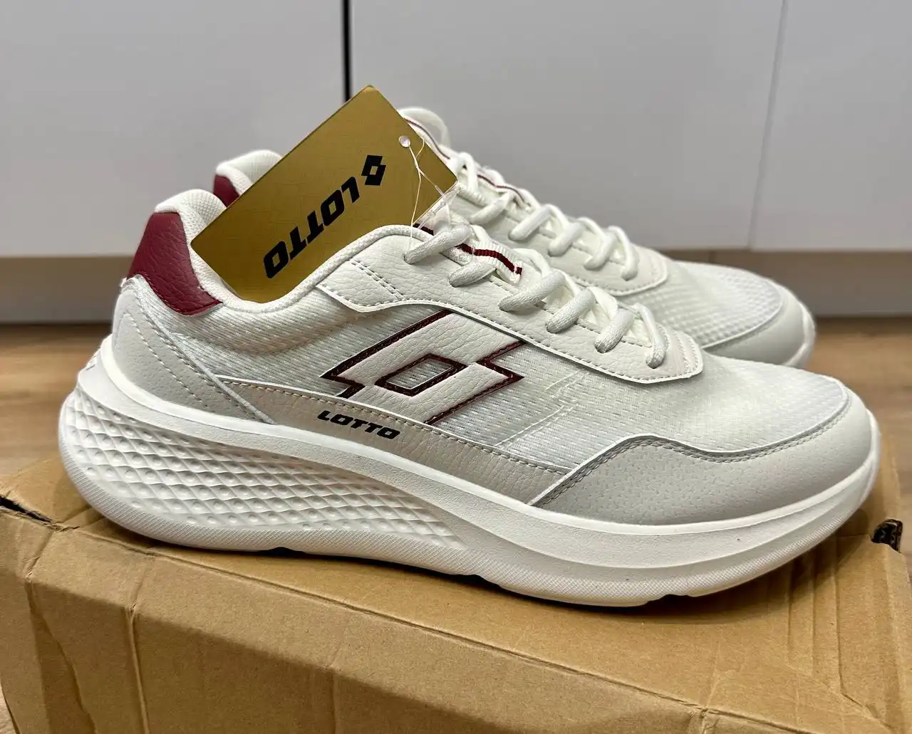 Кроссовки Lotto 43 размер оригинал новые