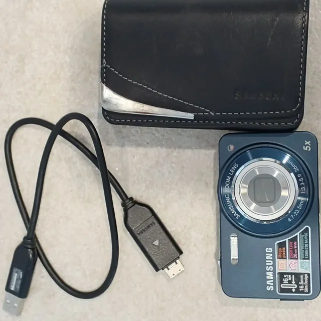 Фотоаппарат Samsung zoom lens с чехлом и зарядкой - частное объявление в Новые Ватутинки