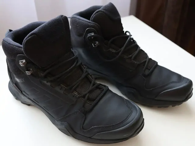 Утеплённые треккинговые полуботинки Adidas Terrex Ax3 Beta Mid размер 43 - Одежда в Бутово