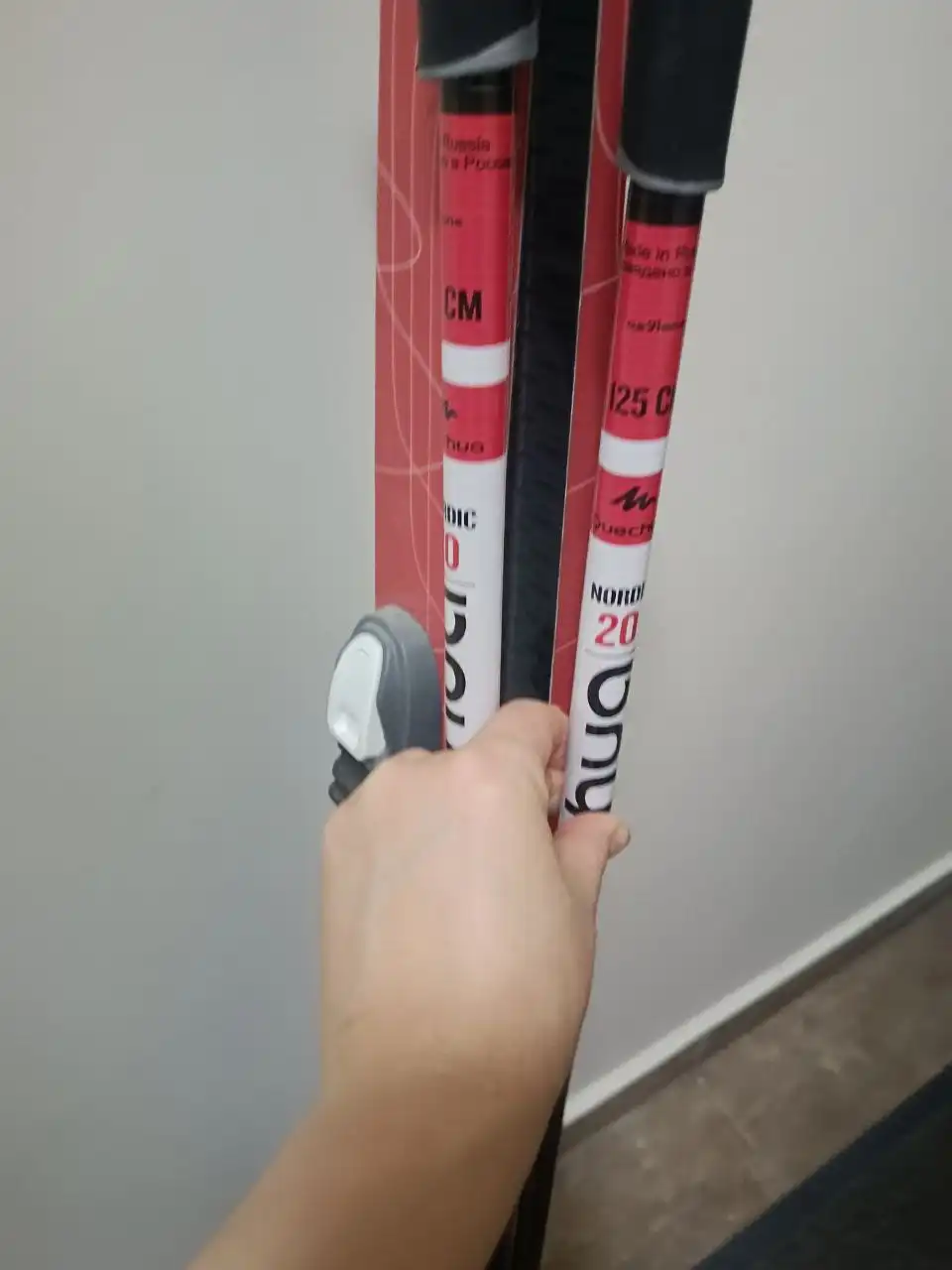 Лыжи беговые 185 см с палками 125 см - Лыжи (Хобби и отдых) в Москва