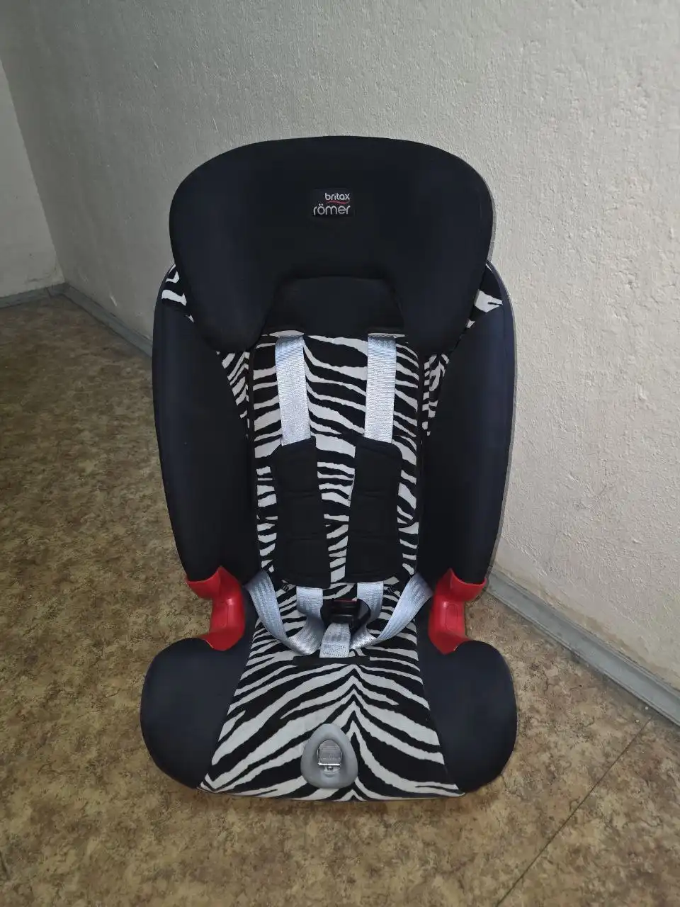 Автокресло детское Romer KidFix XP SICT Zebra черный