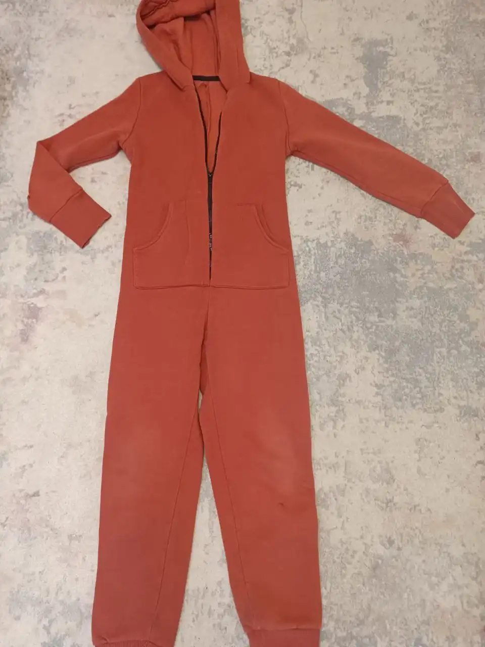 Теплый трикотажный комбинезон на рост 146