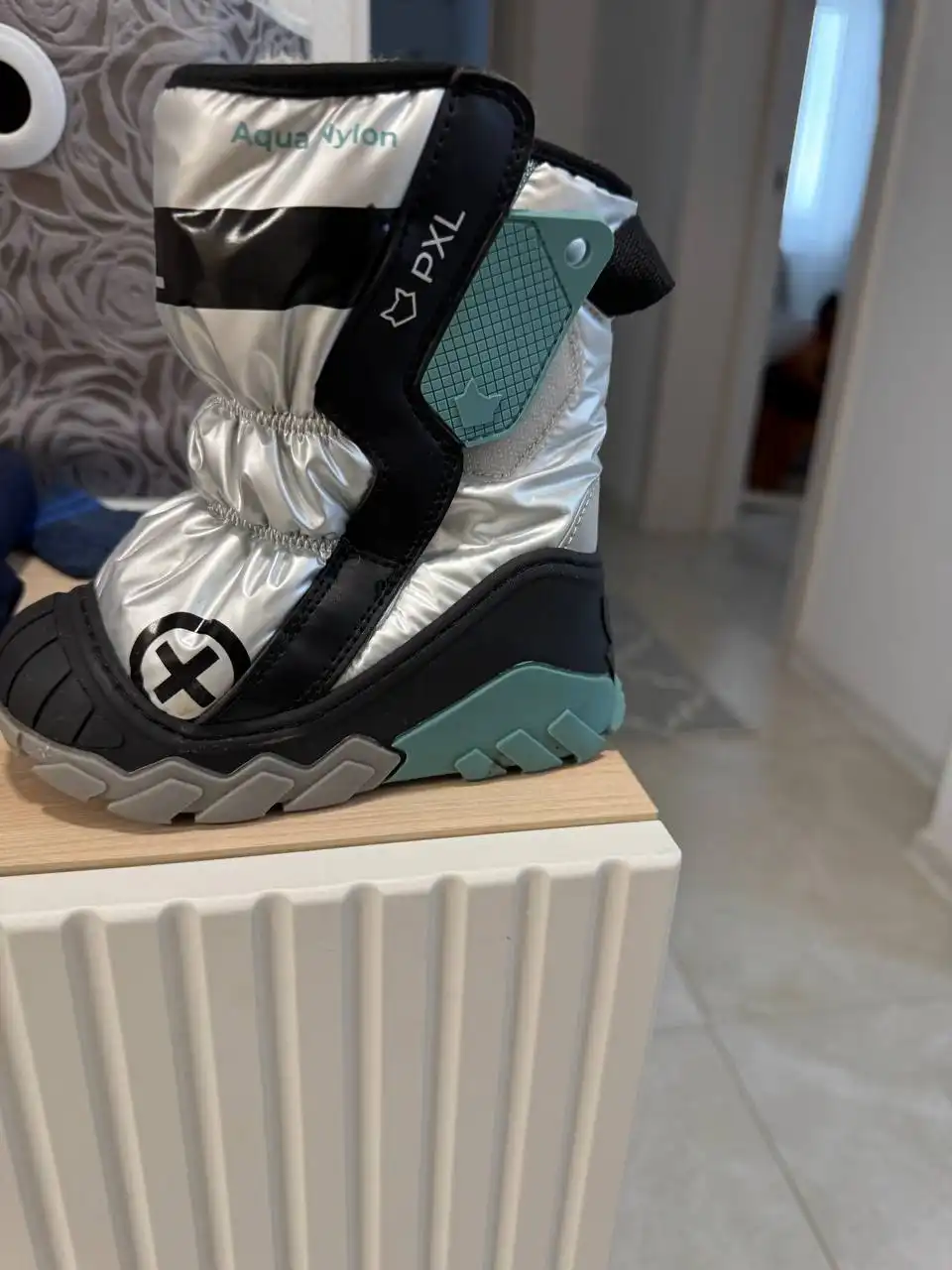 Продам зимние детские сапоги-сноубутсы