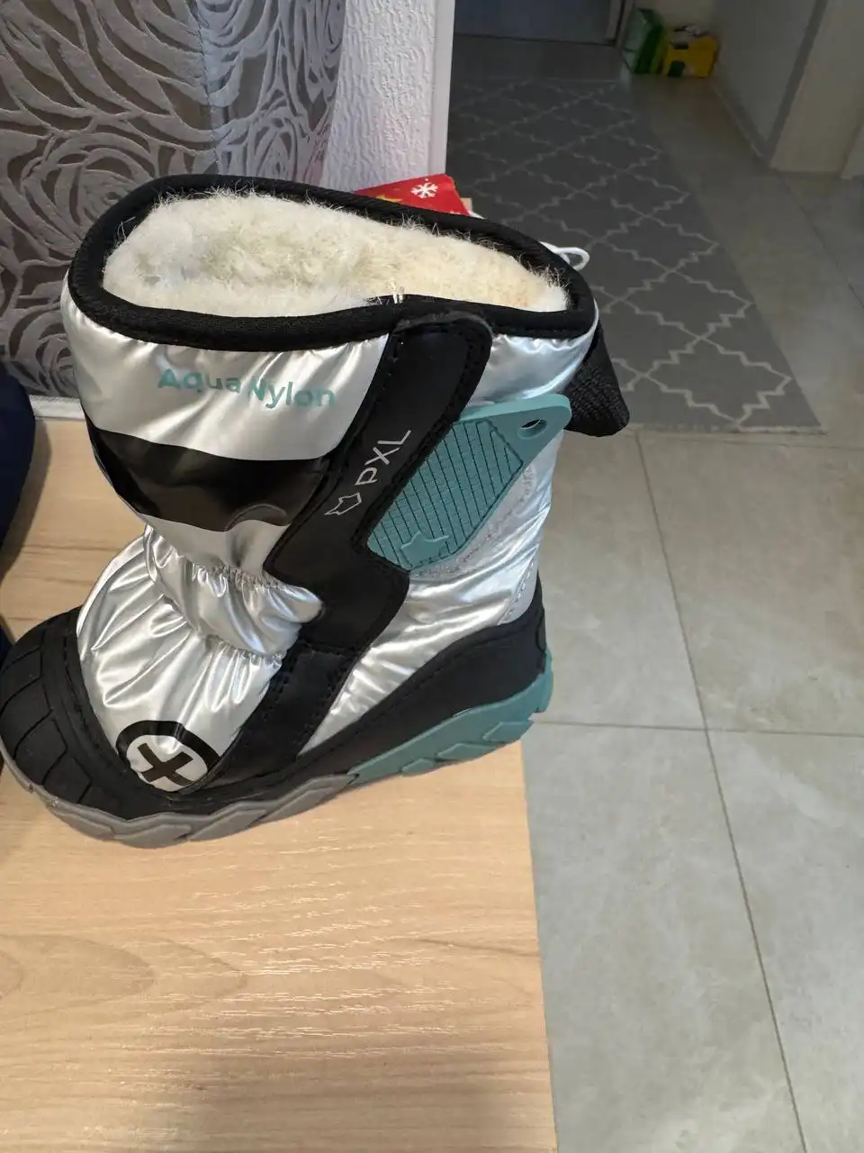 Продам зимние детские сапоги-сноубутсы