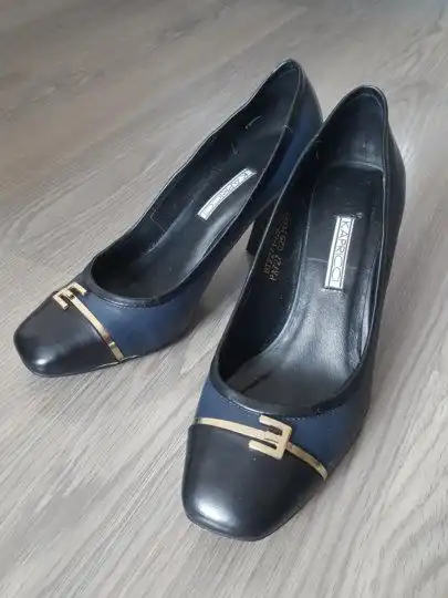 Продажа обуви разных видов и размеров - Обувь (Одежда) в Москва