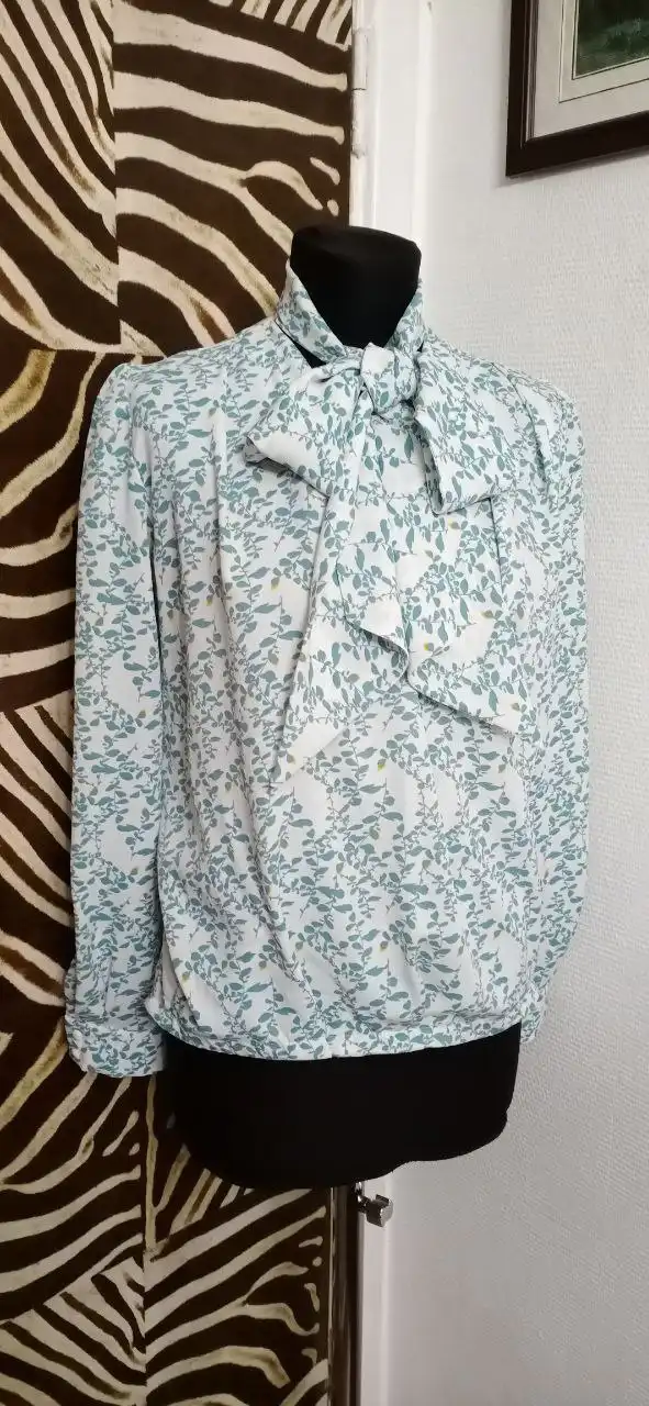 Блузка из шифона необычного фасона